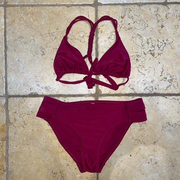 BIKINI VILLAGE bikini set 👙
never worn!
top + bottom - Picture 3 of 3